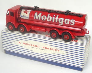 D941e8561
