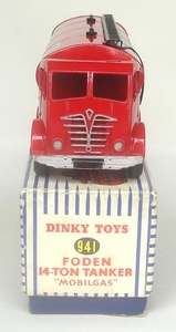D941e8563