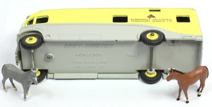 D979g7762