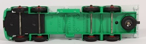 D935m7682