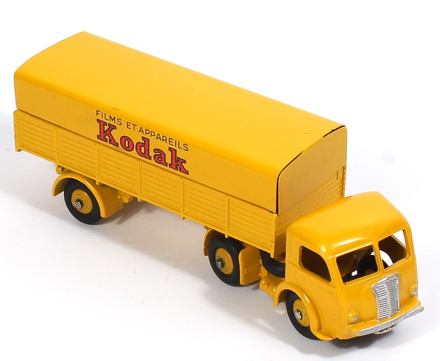 DINKY TOYS 1/43 REF : 32 AJ TRACTEUR PANHARD ET SEMI REMORQUE KODAK
