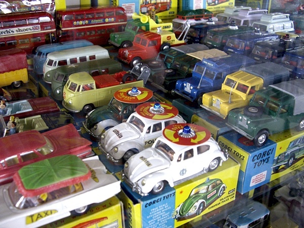 Journey into Nostalgia: Corgi Toys Boxes from the Past #corgitoys  #collecting 