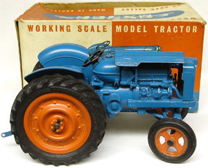 OXFORD DIECAST 1/76 OO SCALE FORDSON MAJOR VINTAGE TRACTOR DIECAST MODEL 