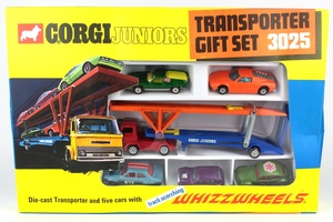 Corgi juniors gift set 3025 transporter x76