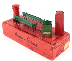 Hornby 3 railway accessories x3082
