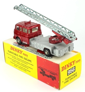 Dinky 956 turntable fire escape x8291