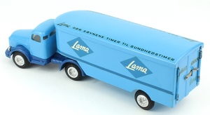 Tekno 435 lama international transport truck yy331