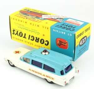 Corgi 437 superior ambulance yy1171
