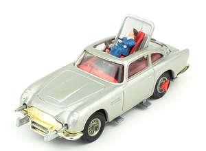 Corgi 270 james bond aston martin yy2996