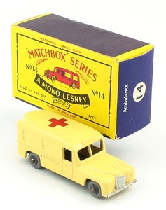 Matchbox 14 ambulance yy343