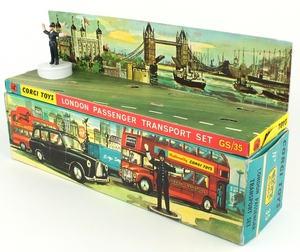 Corgi gift set 35 london passenger set yy3573