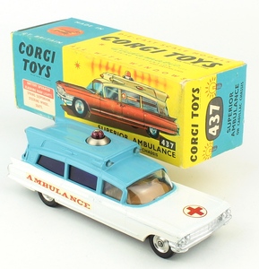 Corgi 437 cadillac ambulance yy390