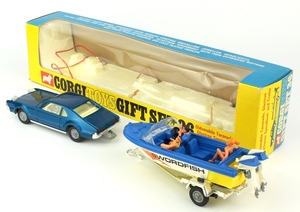 Corgi gift set 36 oldsmobile toronado speedboat yy4051