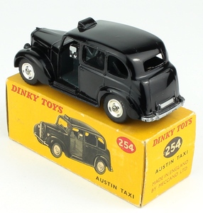 Dinky 254 austin taxi yy4741