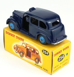 Dinky 254 austin taxi yy4751