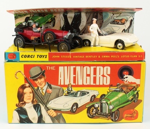 Corgi gift set 40 avengers yy525