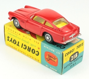 Corgi 218 aston martin yy5701