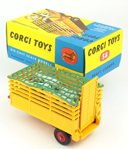 Corgi 58 beast carrier yy5741