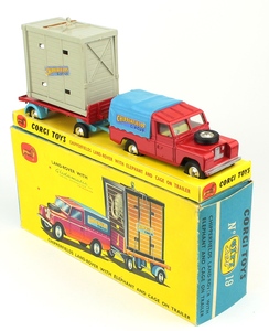 Corgi gift set 19 chipperfields landrover cage elephant yy579