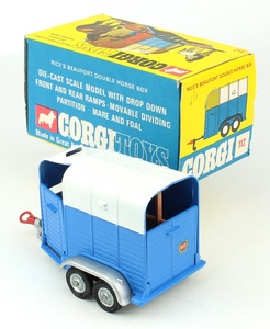 Corgi toys 1112 double horse box yy6431