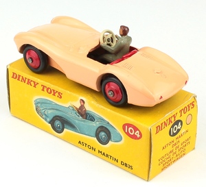 Dinky toys 104 aston martin db3s yy6541