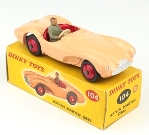 Dinky toys 104 aston martin db3s yy654