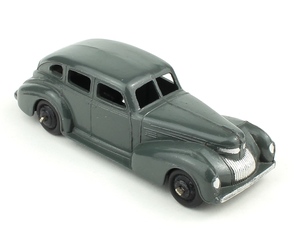 Dinky toys 39e chrysler royal sedan yy650