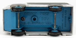 Dinky toys 490 electric dairy van express yy7772
