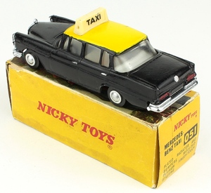 Nicky dinky 051 mercedes taxi yy7851