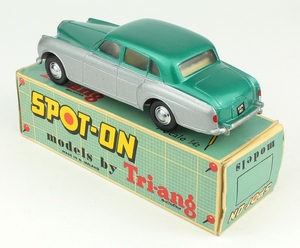 Spot on 102 bentley saloon yy8831