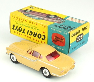 Corgi toys 228 volvo p1800 yy8911