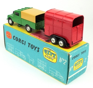 Corgi toys gift set 2 landrover pony trailer yy9411