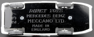 Dinky toys 237 mercedes benz racing car zz672