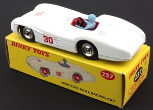 Dinky toys 237 mercedes benz racing car zz671