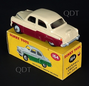 Dinky toys 164 vauxhall cresta saloon zz5101