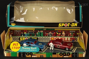 Spot on models 807 tommy spot pit stop zz636