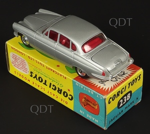Corgi toys 238 jaguar mark x zz6761