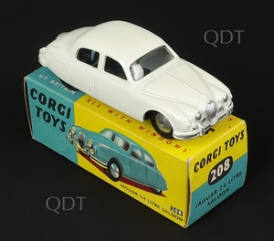 Corgi toys 208 jaguar zz680