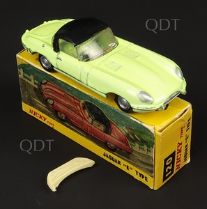 Nicky dinky toys 120 e type jaguar zz793