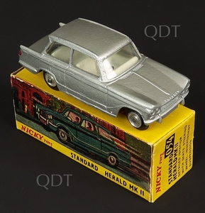 Nicky dinky toys 054 standard herald mkii zz832
