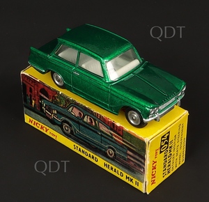 Nicky dinky toys 054 standard herald mk ii zz881