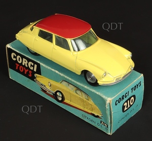 Corgi toys 217 fiat 1800 m249