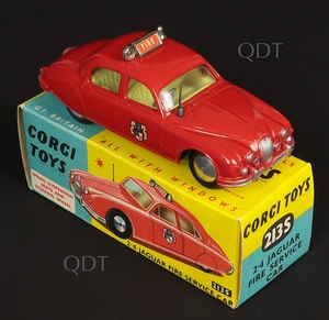 Corgi toys 213s jaguar fire service m250