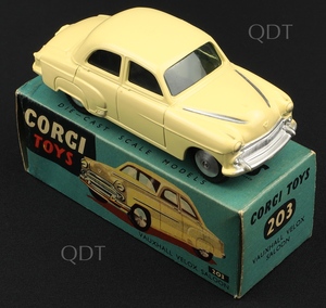 Corgi toys 203 vauxhall velox saloon m252