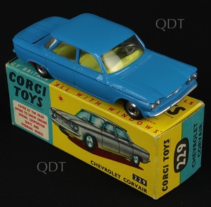 Corgi toys 229 chevrolet corvair m274