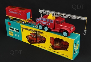 Corgi gift set 12 chipperfields circus crane truck trailer cage aa258