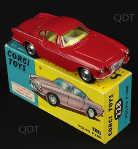 Corgi toys 228 volvo p1800 m309