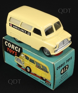 Corgi toys 412 bedford utilecon ambulance m312