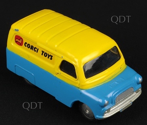 Corgi toys 422 bedford van aa520