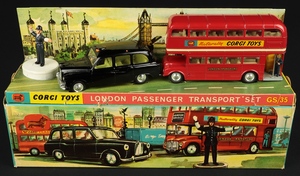 Corgi toys gift set 35 london transport passenger t312